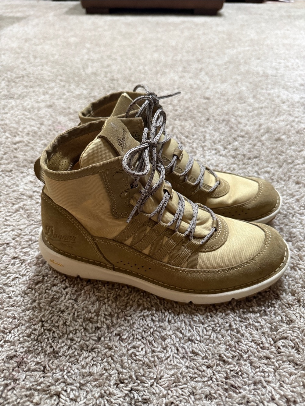 Danner Women's Size 9 Jungle 917 Lifestyle Hiking Boots in Prairie Sand